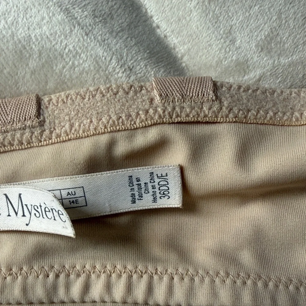 Le Mystere Nude 6 Ways to Wear Plunge Push-Up Bra - Women Intimates 36DD (E)